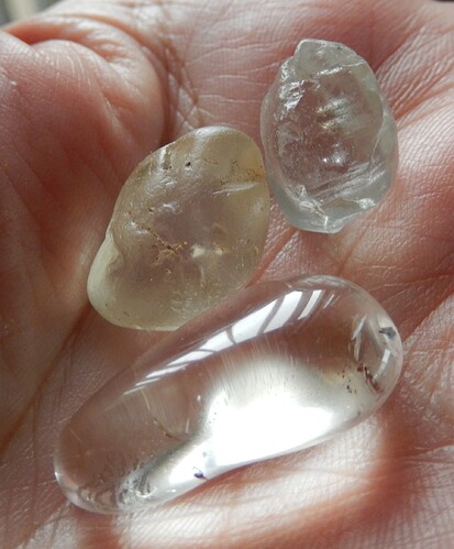 3 stones said to be killiecrankie diamonds